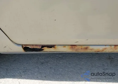 2003 Toyota Camry Le z USA, uszkodzony, nr VIN 4T1BE32K03U735936